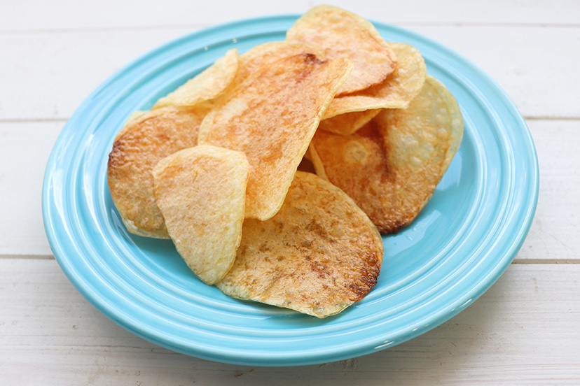 千切りキャベツとポテトチップスのおつまみサラダ