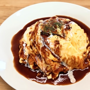 炊飯器で簡単！バターライスのオムライス