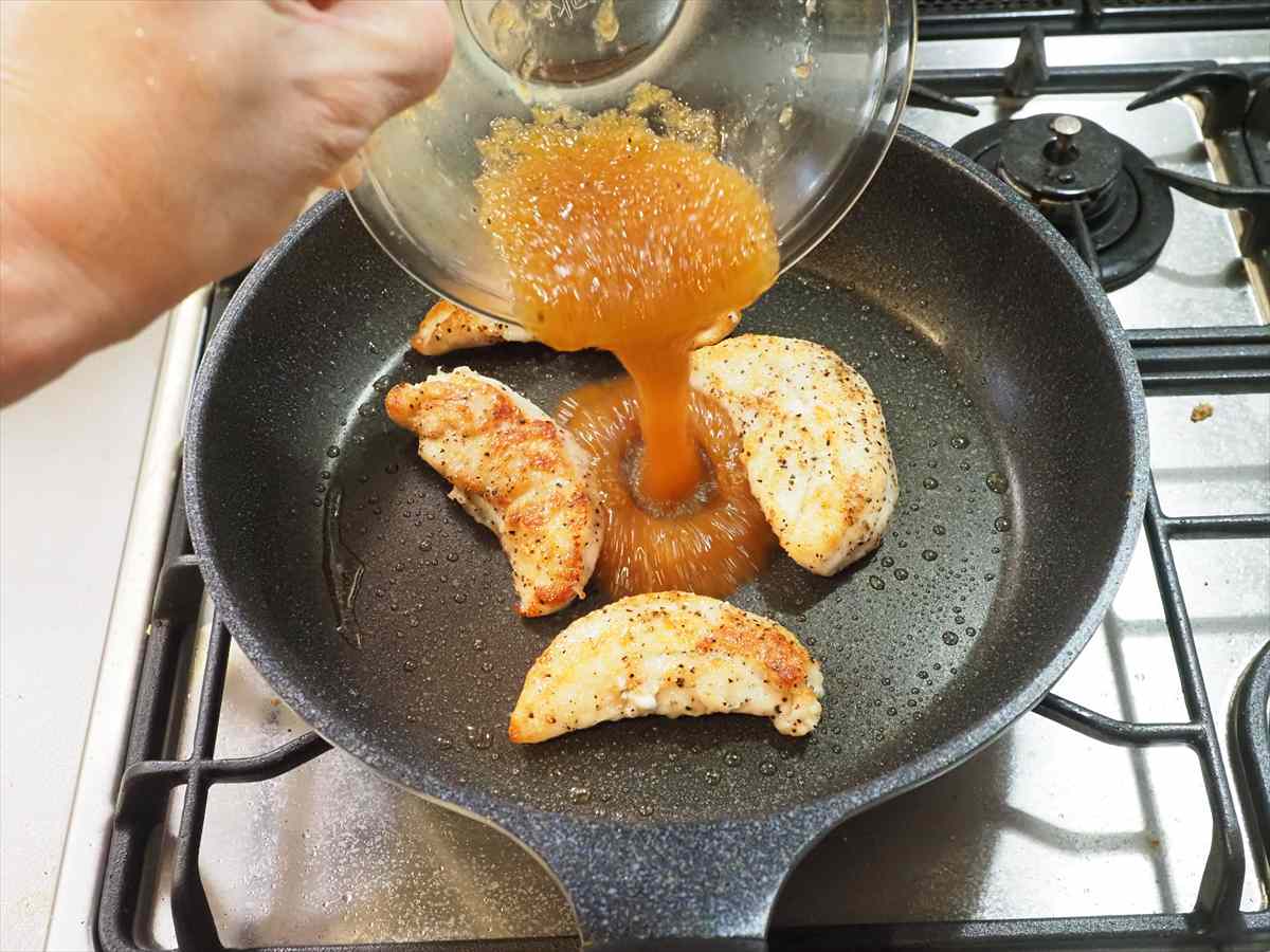 ★香り野菜でモリモリ食べる。鶏ささみステーキのごまソース★