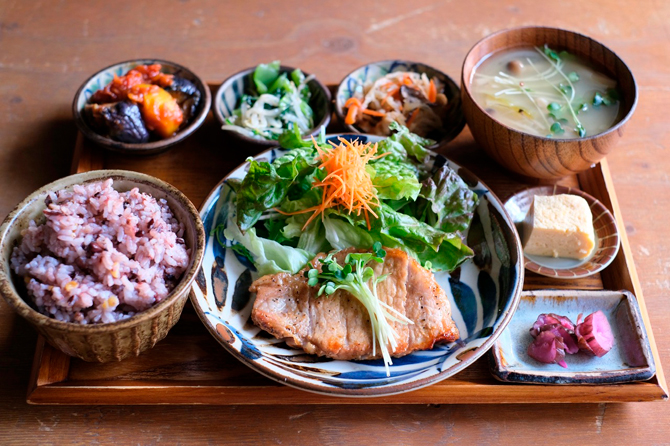 吉祥寺 麺380gの“ダブル”が標準サイズ！カフェなのにガッツリ系パスタランチ『nomuno』favy ファビー