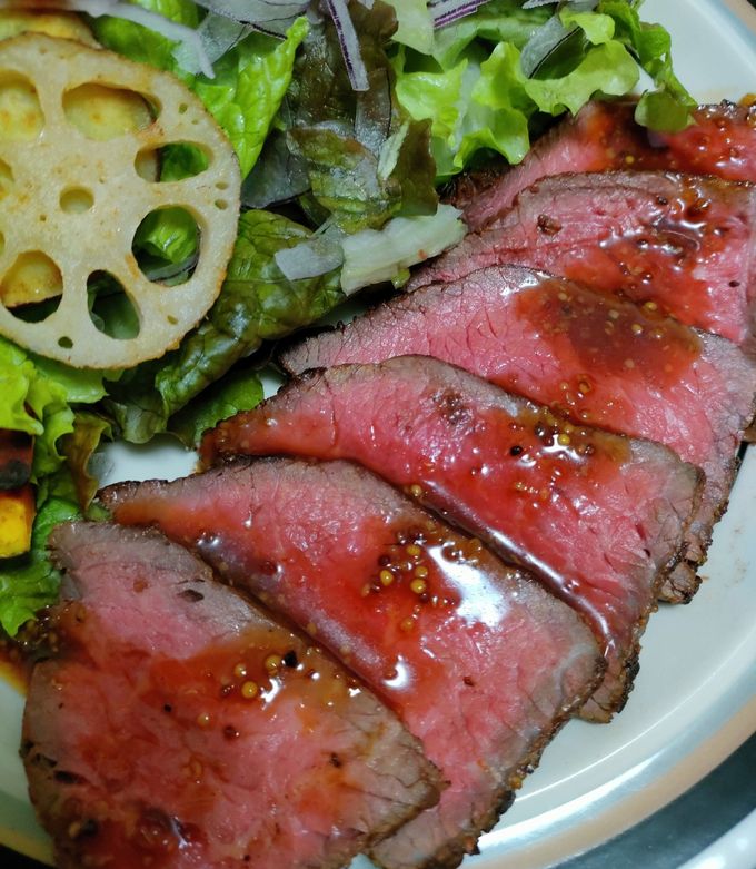 簡単すぎて感動の「ローストビーフ」レシピ。フライパンだけでプロ並みの味に：12月に読みたい記事 « 女子SPA