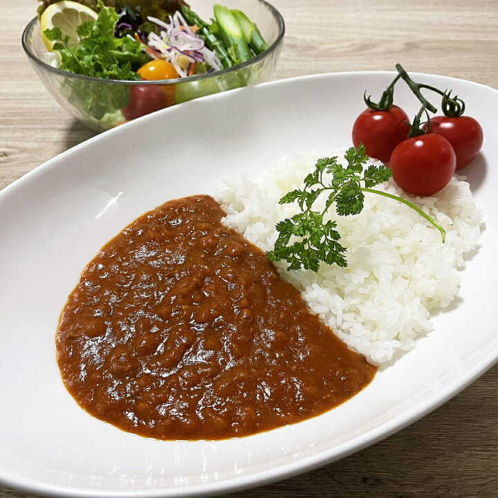 旨み凝縮！トマト缶で作る無水カレ