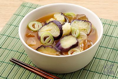 具たっぷり味噌汁」なすクラシル