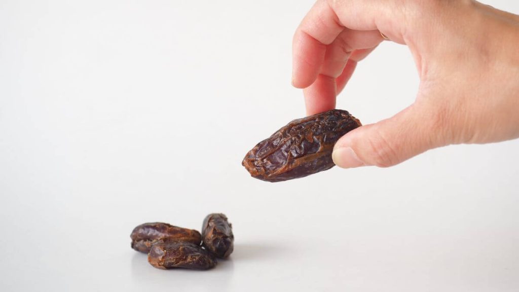 デーツ 無添加 無農薬 なつめやし 700g 種無し 送料無料 砂糖不使用 天日干し 種なし ドライデーツ ナツメヤシ おやつ おつまみ 美容 健康菓子 菓子材料 オーケーフルーツオーケーフルーツ