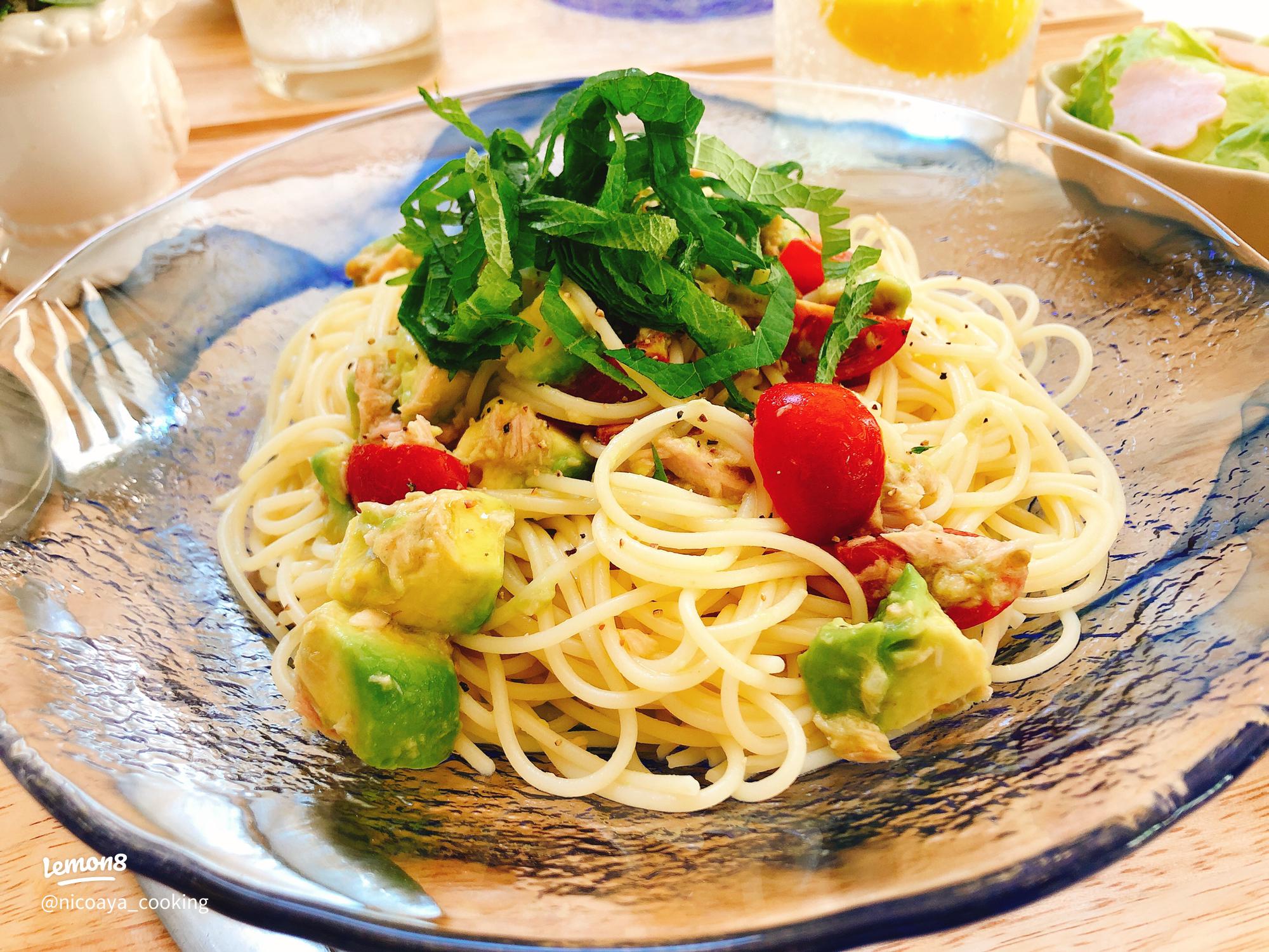 アボカドとツナのショートパスタ