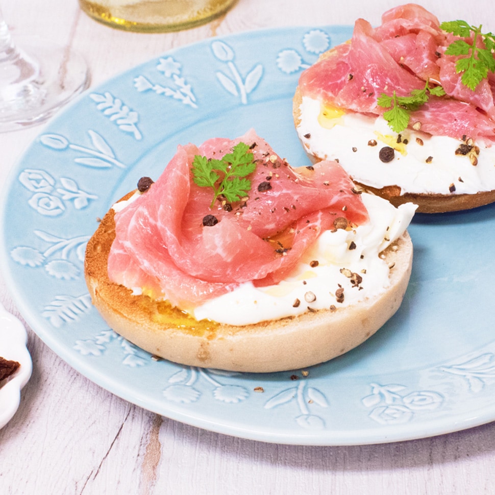 ハンバーガー&サンドイッチ特集：フルーツサンド マスカルポーネクリーム＆ホイップキャステルCASTEL ディズニー情報