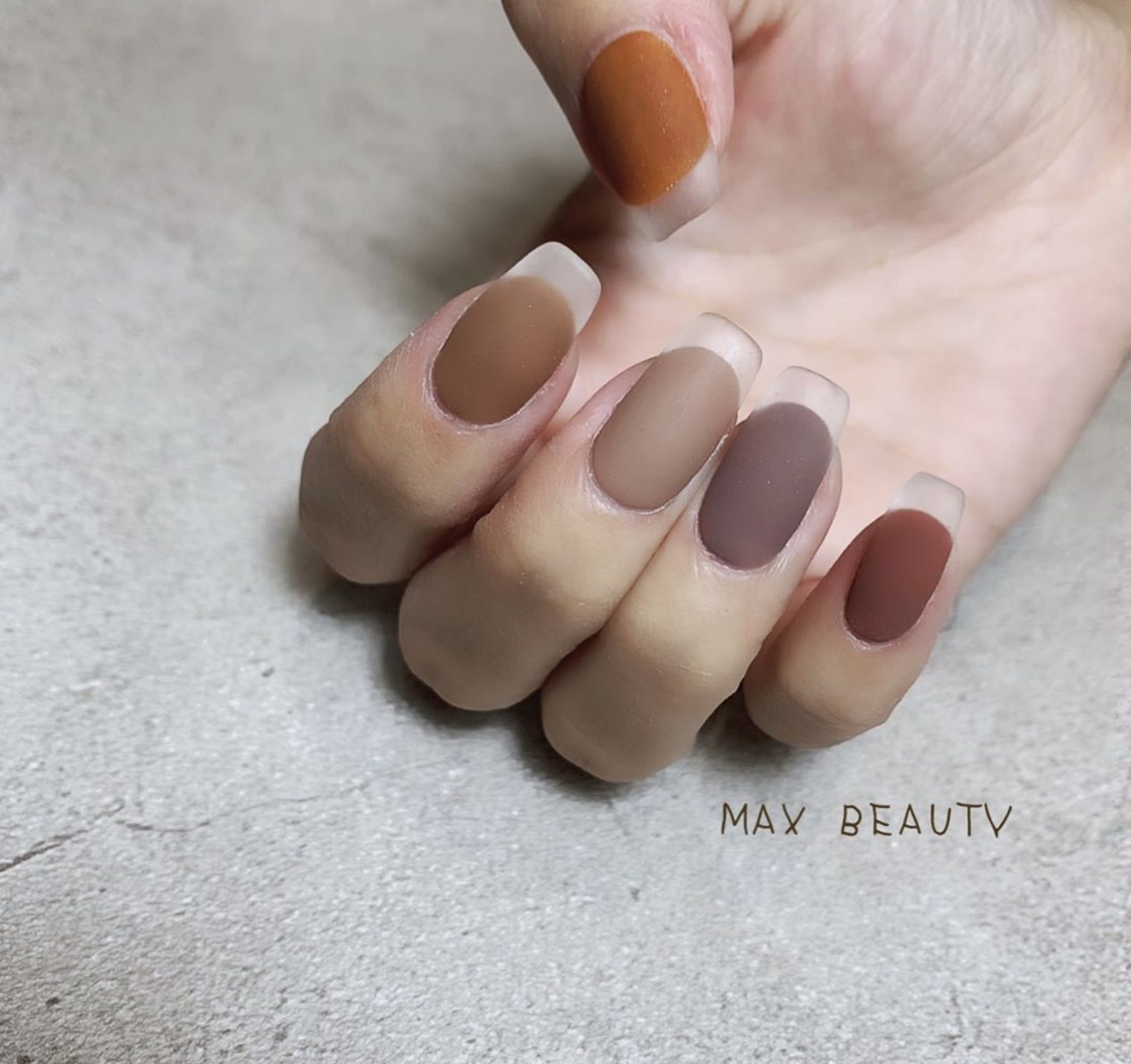 簡単セルフでクリアフレンチのやり方🙆‍♀️！, これなら両手できる〜🫶🫶, 📍東大阪 若江岩田駅, ﾈｲﾙやり放題⇨¥7700,✍️プロが作る本格ﾌﾙｵｰﾀﾞｰﾈｲﾙﾁｯﾌﾟも受付中です,ワンホンネイル,ネイル動画ネイルチップネイルチップオーダーちゅるんネイルクリアネイルnailart花嫁ネイル ネイル動画レッスンnail東大阪ネイルサロン