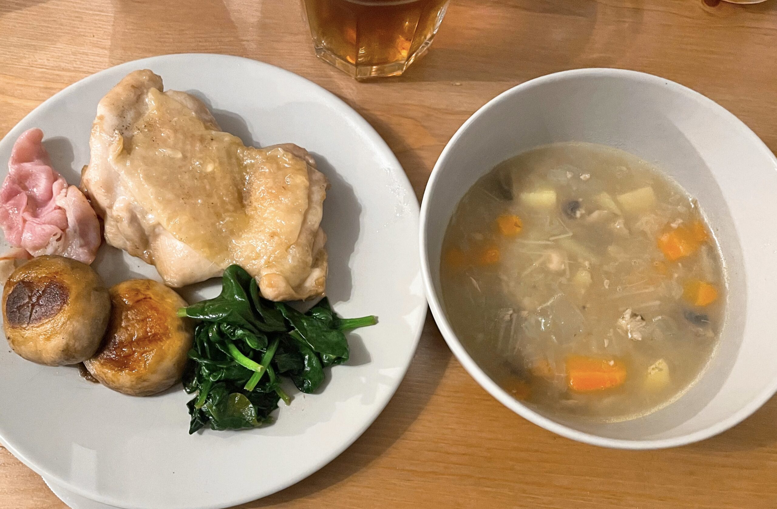 買い物リスト＆レシピ付き献立4日分🍚🍳 ㅤㅤㅤㅤㅤㅤㅤㅤㅤㅤㅤㅤㅤ レシピ本出版します📕ご予約受付中！ → @aya_rakumeshi美味しそう！作ってみたい！と思ったら 『🥰』ってコメントしてね〜❤️1日目：チキンソテー献立🐔たんぱく質源は2種類以上に したいので