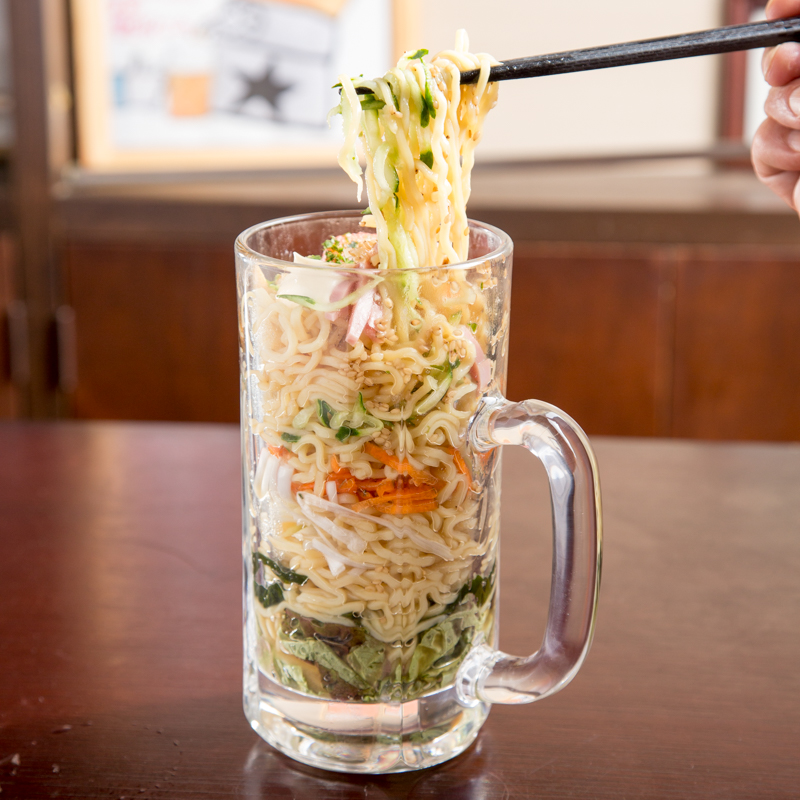 鹿児島県「稲庭風うどん 玉や」名物ジョッキうどん＆名古屋市「吉野屋」発明店主のピッチャー麺！？『オモウマい店』グルメLocipo Press