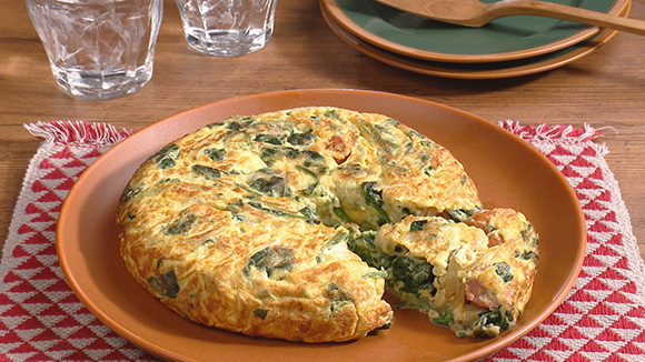 卵とチーズで作る人気オムレツレシピ9選！トマトも使って彩りプラスの人気レシピ・作り方デリッシュキッチン