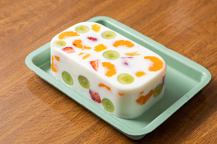 材料２つ！５分で作る「アイスクリーム」牛乳と砂糖で簡単！家庭にある材料を入れて振るだけ♪ - YouTube