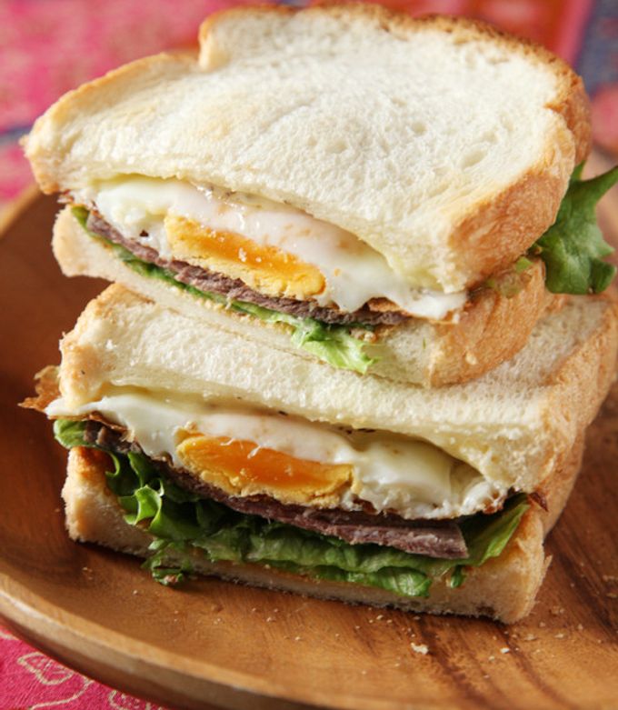 ザワークラウトとローストビーフのサンドイッチ