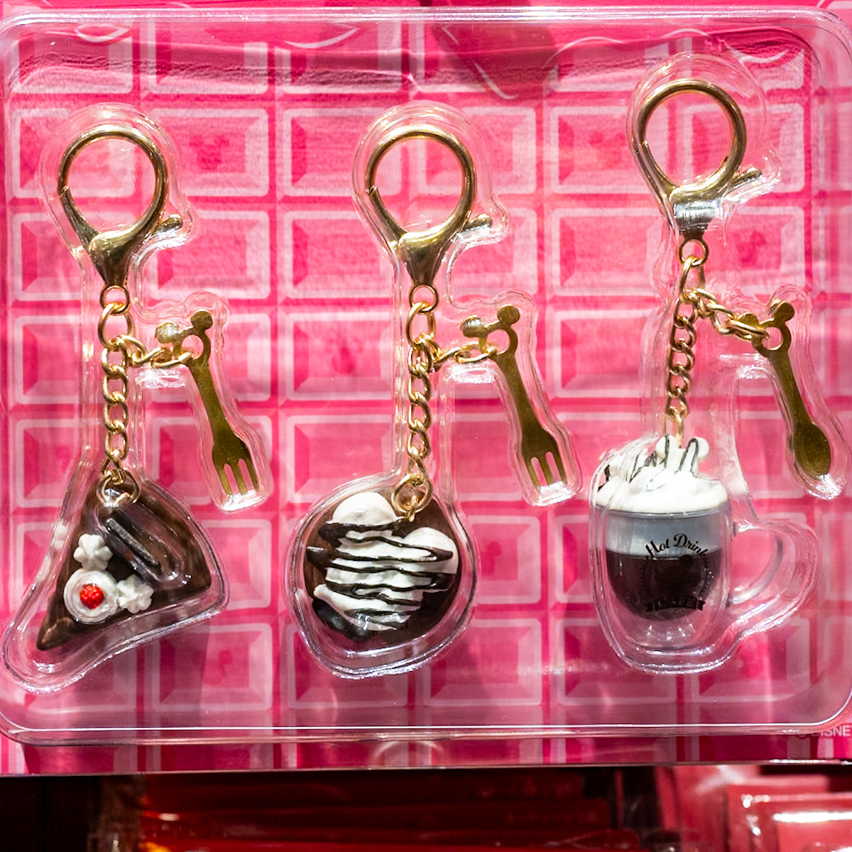 ディズニー あまりの可愛さに震えた ！ゴーストの「ハロウィーン限定チャーム」まさかのシークレットでびっくり