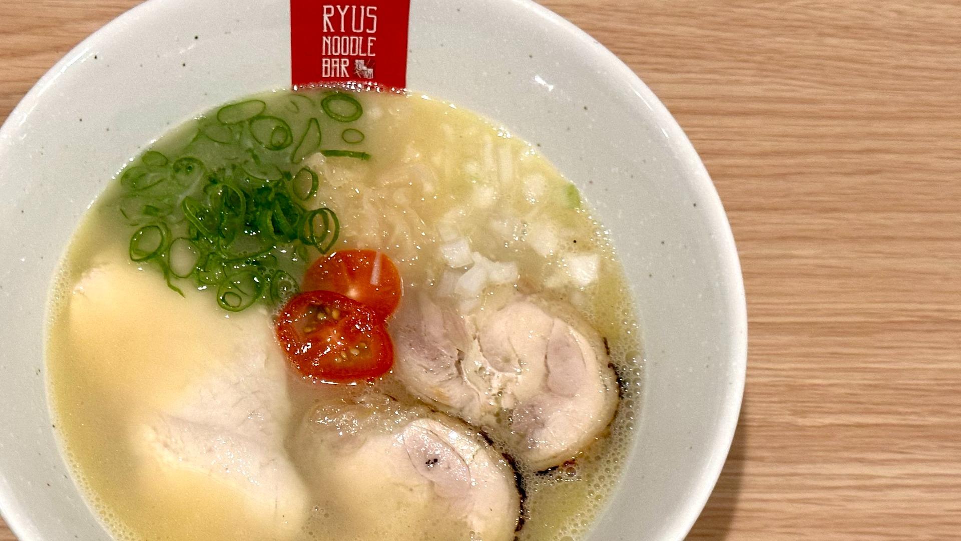 家系ラーメン🍜 王道家直系 我道家 OSAKA本店 大阪市浪速区港町1-3-1 リバープレイスB1F にあるラーメン屋さん🍜OCATの向かいです☺️ 営業中はずっと満員🈵ですが、夜中まで営業されているので 是非🤩 美味しく頂きました🙇原口機工株式会社南大阪機械工具商