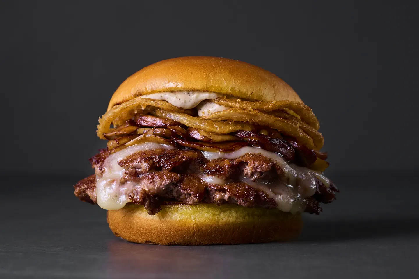 NY発ハンバーガー「シェイク シャック」渋谷・宇田川町にオープン、記念キーホルダー＆トートバッグも - ファッションプレス