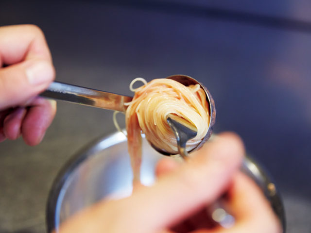 まるでケーキ！クルクル巻いた「パスタネスト」がオシャレ♩