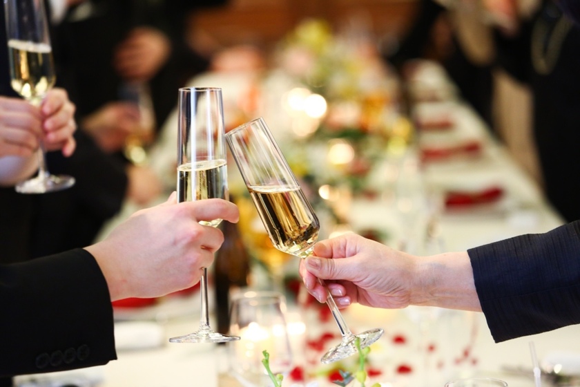 シャンパンの『乾杯』にまつわるロマンティックな意味と由来marry マリー