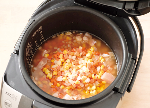 炊飯器レシピ 3 ミックスベジタブルとウインナーで簡単「チキンライス」イエモネ