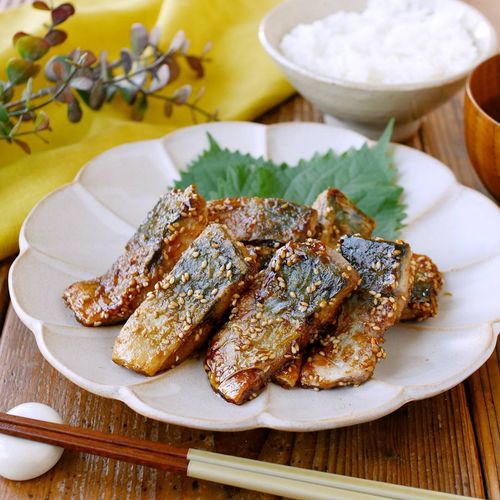 家飲みが楽しくなる！日本酒に合う料理の定番レシピ25選 - macaroni