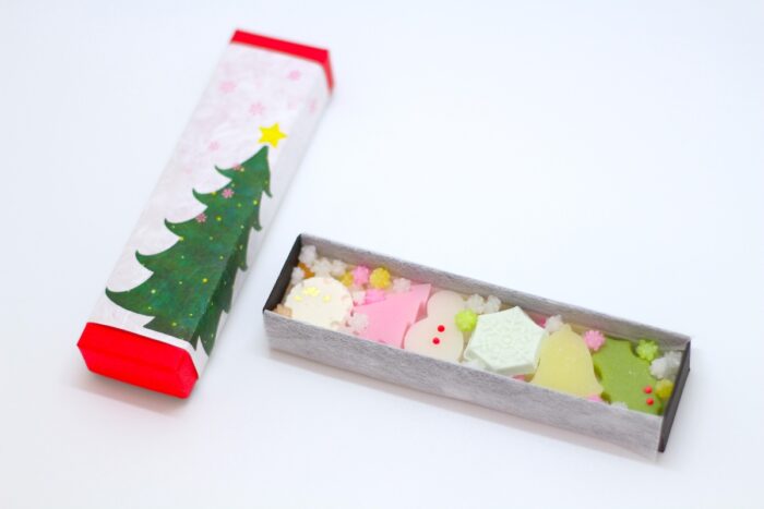 実食レビュー 京都の和菓子屋さん『鼓月』の「シュトーレン」。珍しい栗餡のシュトーレンです。価格・日持ち・カロリーなども紹介 -ほぼ毎日お菓子を食べてるスイーツブログ 鹿の菓子