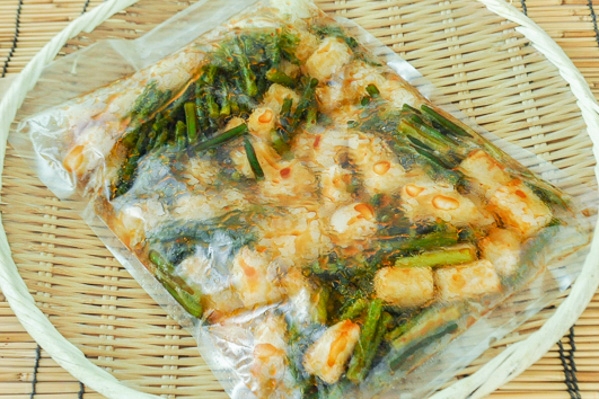 食欲そそる香りがたまらない♪手軽にぱぱっと、中華屋さん風の逸品 イカとニンニクの芽の中華炒めゆうき酒場