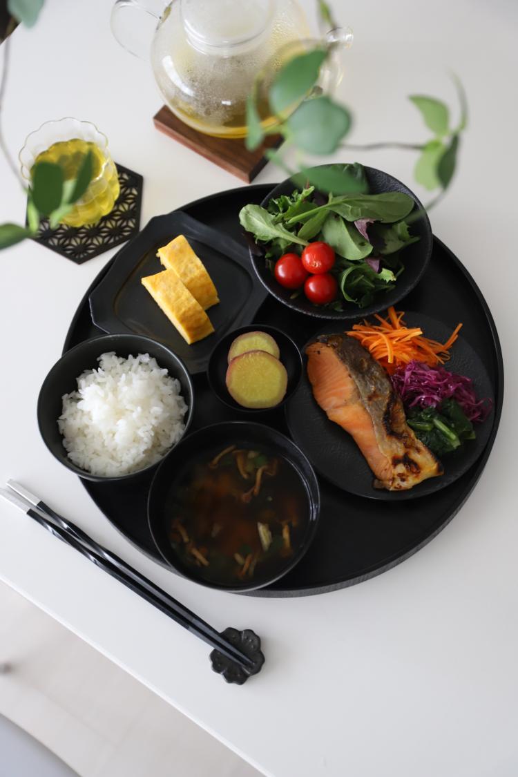 おしゃれなガラス食器で涼しげなテーブルコーディネートを作るコツフランスやヨーロッパの輸入雑貨・家具・インテリアの通販サラグレース