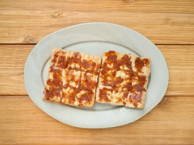 ぱりぱりチーズせんべい