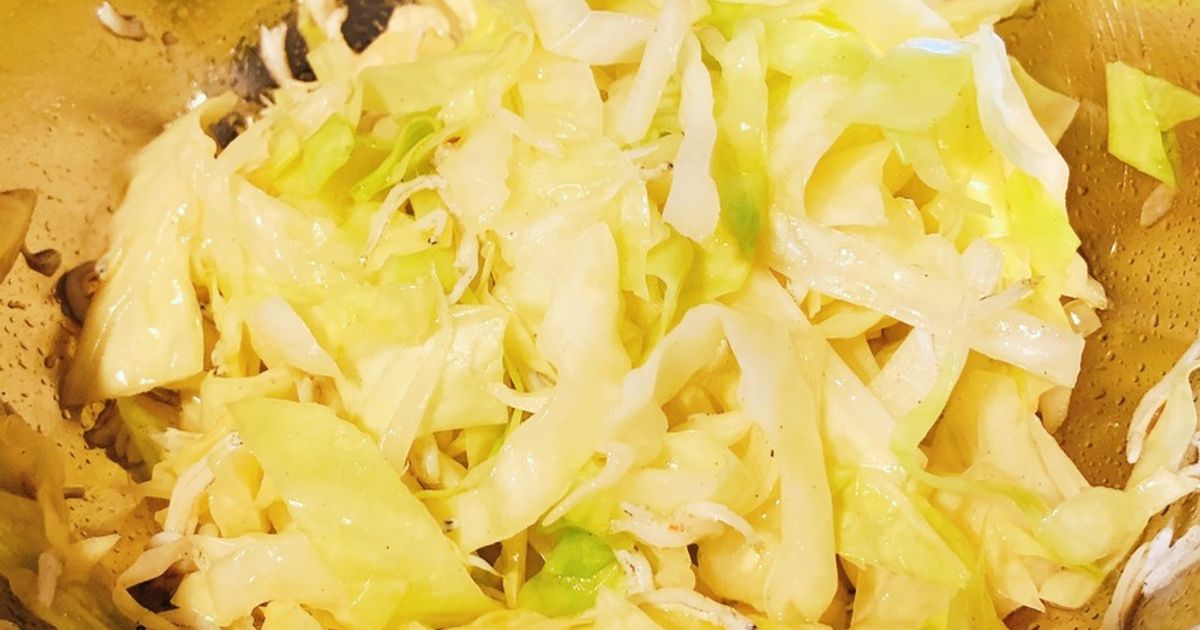 キャベツ1玉、余裕で食べちゃう 湯通しキャベツとしらすのサラダ レシピ・作り方Tasty
