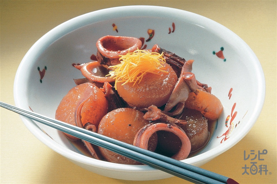 里芋と大根とイカの煮物