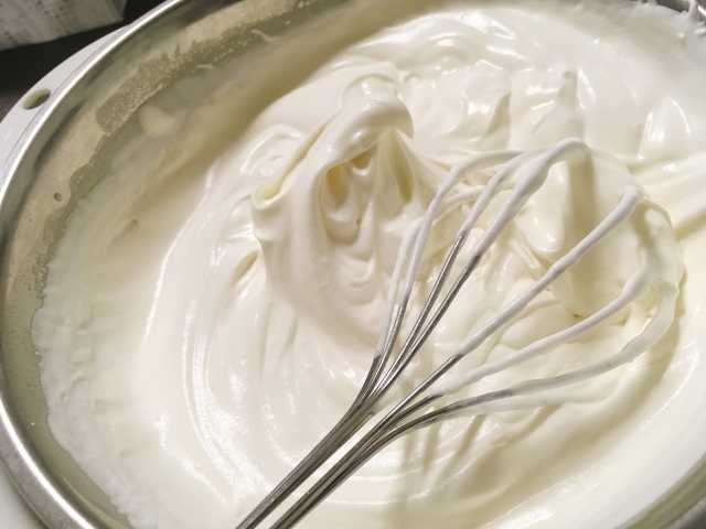 生クリームを冷凍したいときは泡立てから？ 液体のまま？ 上手に冷凍＆解凍するコツを解説HugKum はぐくむ