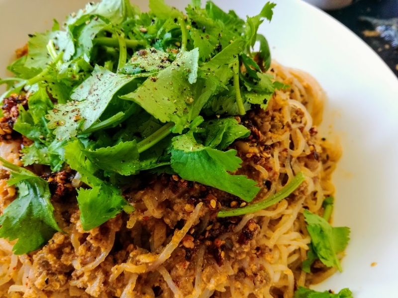 しらたきで出来る汁なし冷製坦々麺