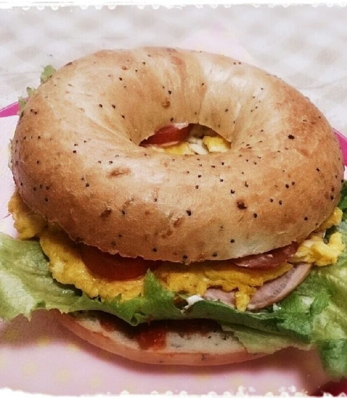 コストコ・ベーグル カリッとモチっと♪ベーコンエッグレタスサンド♪