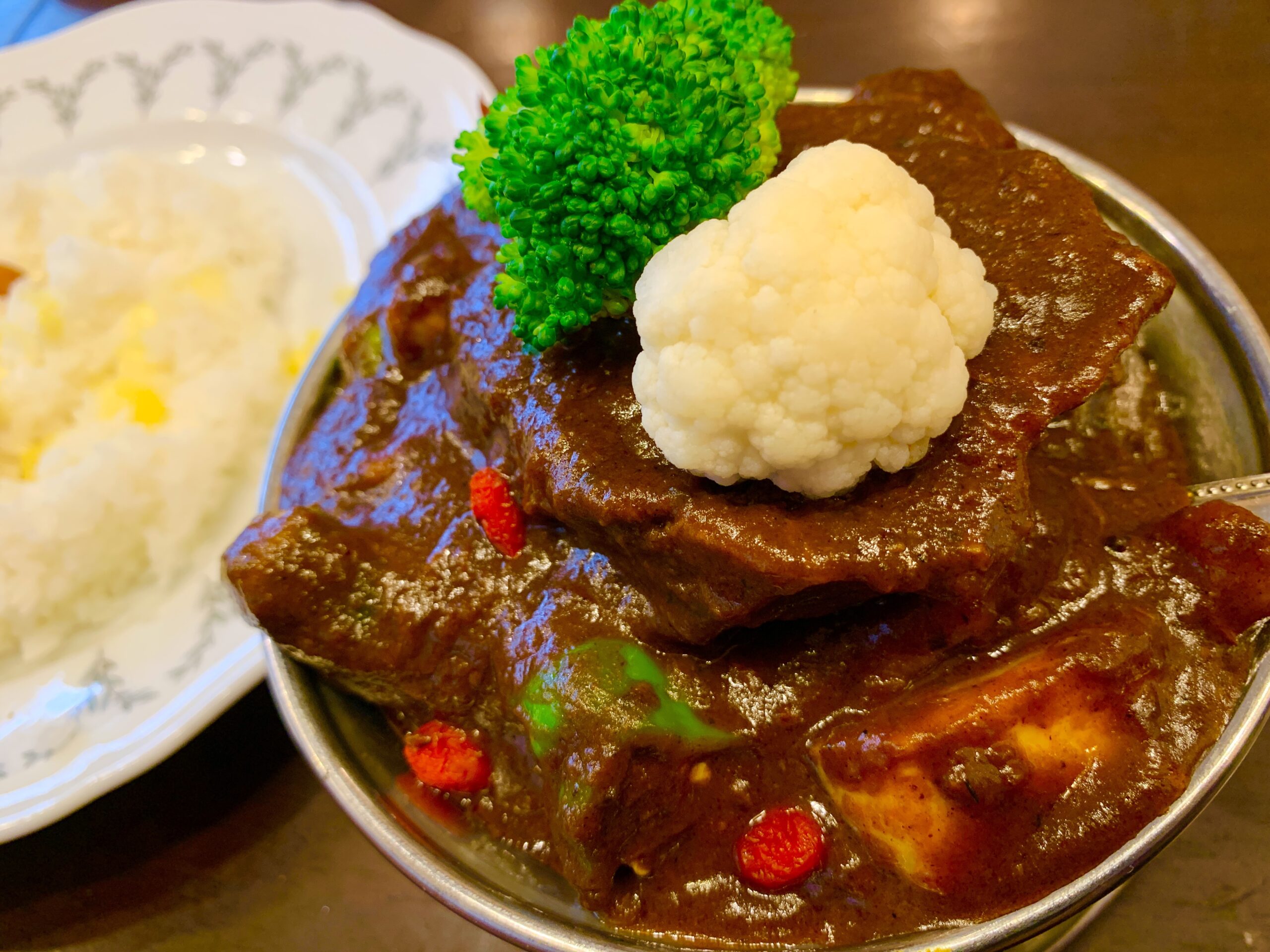 行列グルメ 食べログで欧風カレー部門、全国ナンバーワン！荻窪が世界に誇るカレーの名店「トマト」 - GOTRIP