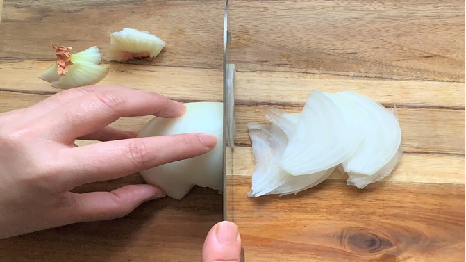 サラダに向く紫玉ねぎの特徴と5分でできる下処理法 辛み控えめやとそつ – 雇われ卒業プラン