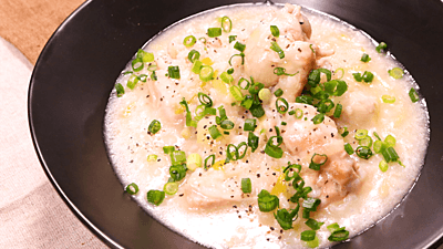 旨みたっぷり！「手羽元レシピ」・3選をご紹介します👩‍🍳 🌟ほったらかしなのに絶品♪手羽元大根 □材料 2人分 60分・鶏手羽元：8本・大根：1 4本300g・ゆで卵：2個 ・a. 酒：大さじ3杯 ・a. みりん：大さじ2杯 ・a. きび砂糖：大さじ2杯 ・a.しょうゆ：大さじ3