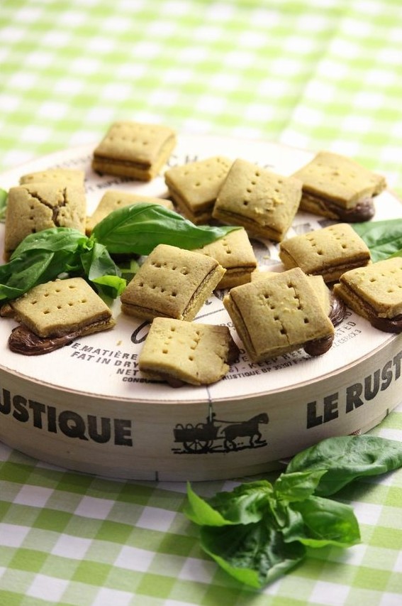 チーズクラッカー共立食品株式会社