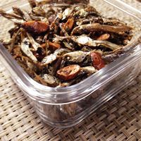 簡単にカルシウム摂取にも！アーモンド小魚