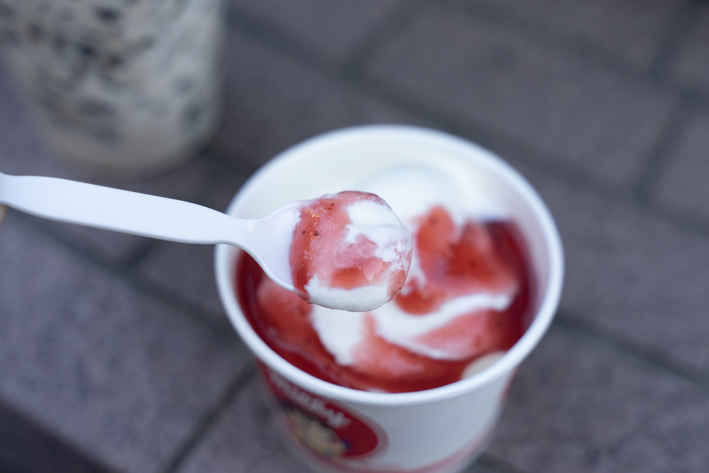 本家「ミルキー」に勝る圧倒的練乳味が「ミルキー観」を一新させるマクドナルド「マックシェイク ミルキーのままの味」「ワッフルコーン いちごミルキーのままの 味」試食レビュー - GIGAZINE