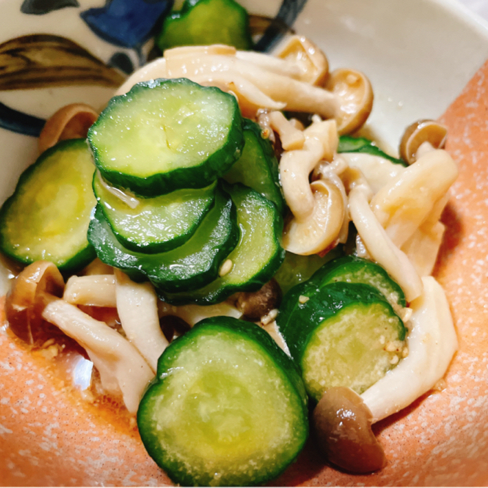 焼き豚のピリ辛みそマヨダレの献立 副菜：わかめときゅうりの梅あえ、汁物：じゃがいもとしめじ のみそ汁 献立・メニュー 味の素パーク たべる楽しさを、もっと