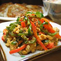 お弁当の隙間埋めにも♡ピーマンと人参とベーコンの洋風きんぴら