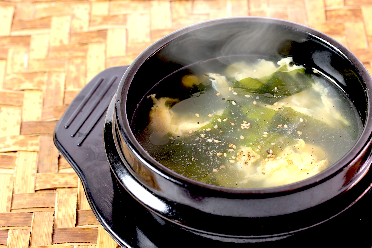韓国料理の定番！うまみたっぷりで驚きの美味しさ！極上わかめスープのつくり方