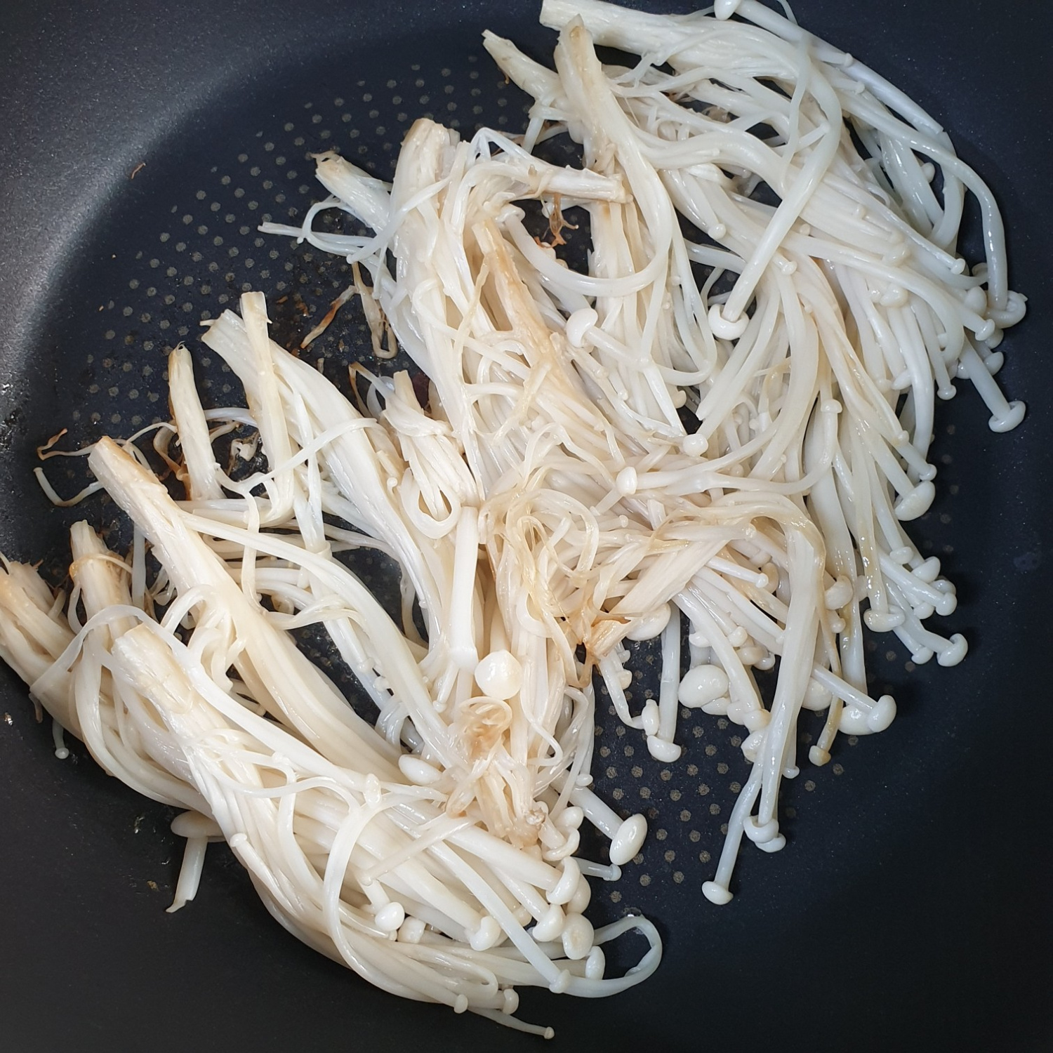 迷ったらこれ！黄金肉巻きえのき♪のレシピエバラ食品