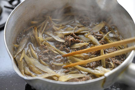 やわらか！豚肉とごぼうの煮物ぐっち夫婦のオフィシャルレシピサイト -レシピブック オンライン