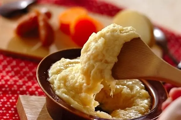 コストコで大ブレイク！カルディでも買える禁断のとろける濃厚チーズ「ラクレット」で盛り上がる！ - E・レシピ 1 1ページ