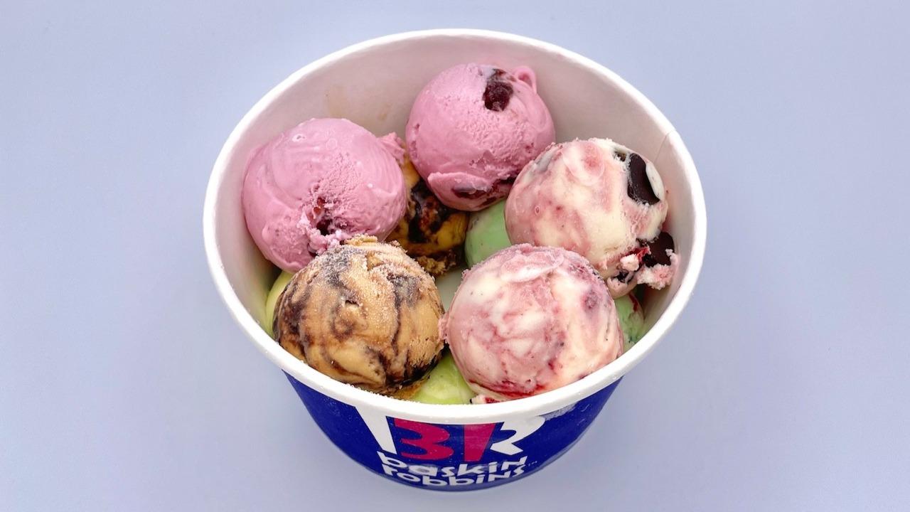 サーティワンの限定フレーバー「クリスタル ファンタジー」雪と氷の世界をイメージ - ファッションプレス