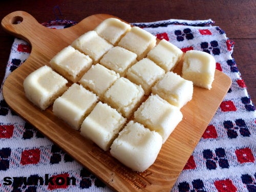 余った牛乳や、スーパーなどで値引きされている牛乳を見つけたら買って冷凍しておけば、食べたい時に混ぜるだけで美味しいミルクジェラートが作れるのでおすすめです🥛,カシューナッツには嬉しい栄養素も豊富なので、食べるとちょっとお得な気分になれます🥜,フードロスを減らすためにも、見切り品の牛乳を見つけたら是非買って凍らせて作ってみてください,私はいつでも食べられるように冷凍庫にストックしています🍨,