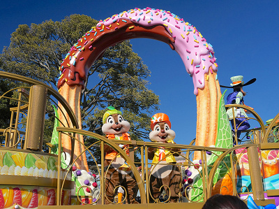 ヴァネロペのスウィーツポップワールドショーのルートや停止位置は？おすすめ&穴場を有料・無料別に紹介！アミューズメントパークの世界