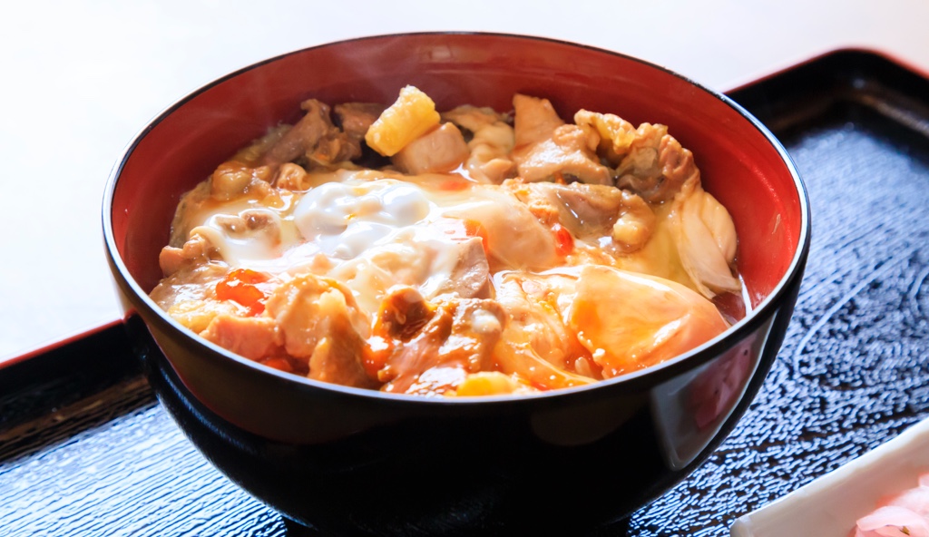 出汁から本格的に！究極に美味い親子丼を作るためのコツ・ポイントを紹介する - だれウマ