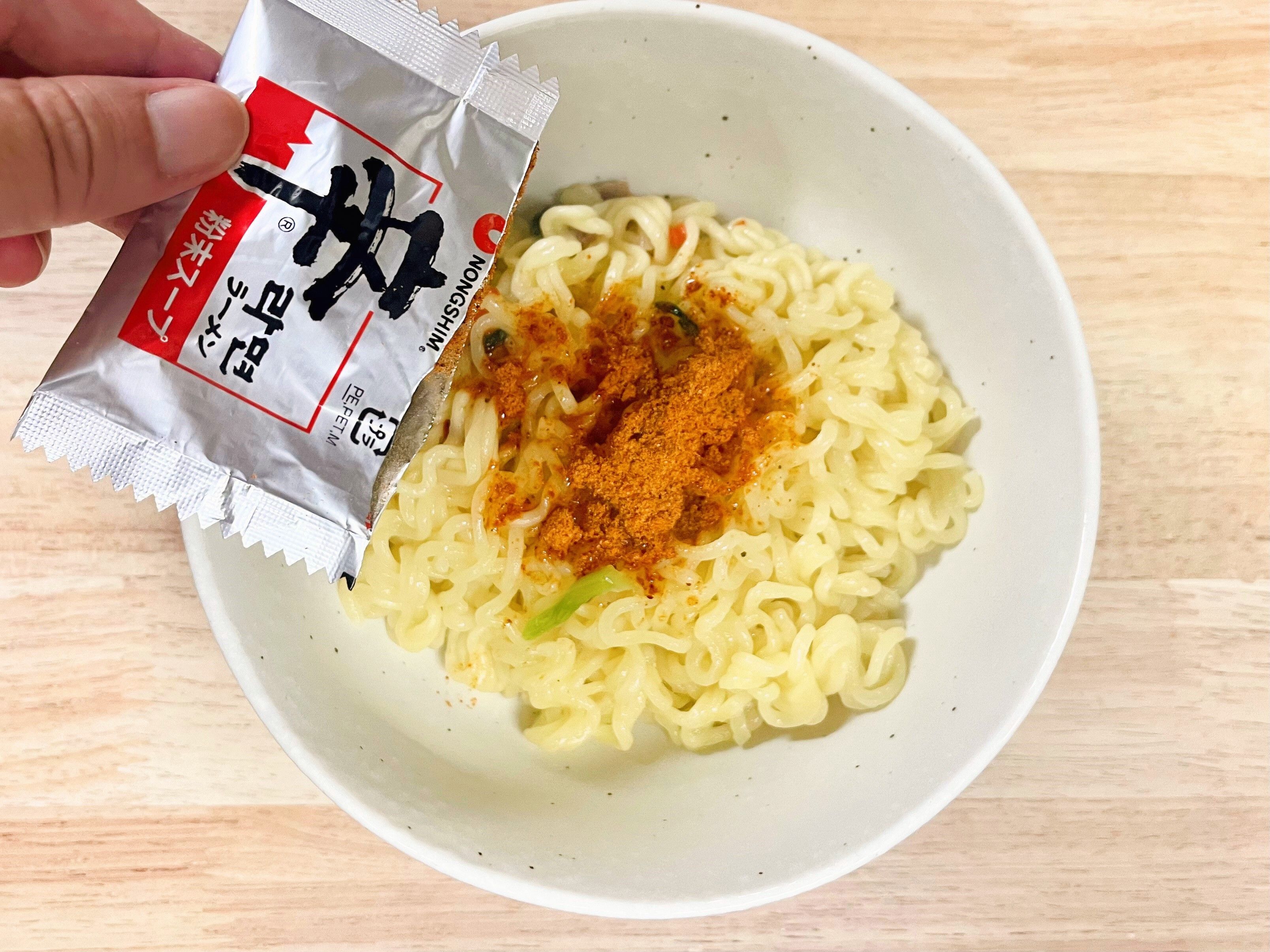 辛ラーメン」を使えば、超簡単に絶品“まぜそば”がつくれちゃうよROOMIE ルーミー