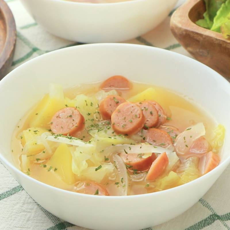 お鍋の残り野菜で！簡単トマトコンソメスープ